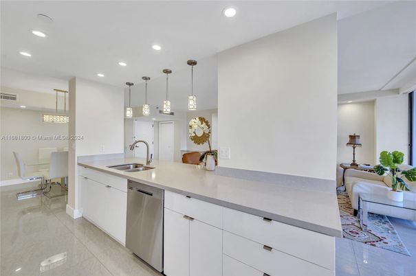 Dining room, Interior, Kitchen, Pendant Lights, Recessed Lighting, Stainless Steel Appliances