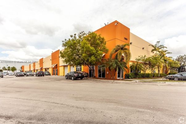 Exterior, Facade, Condo Building