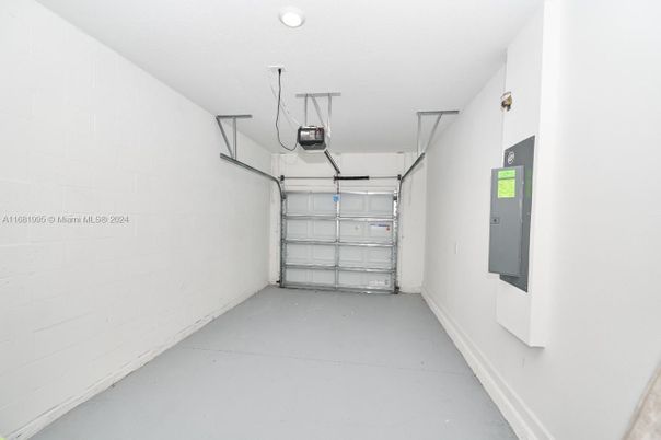 Garage, Interior, Recessed Lighting