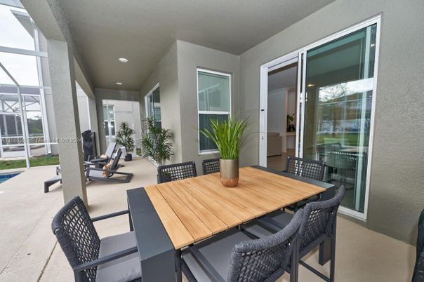 Dining room, Interior, Recessed Lighting