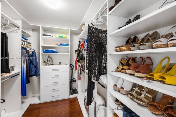 Interior, Walk-in Closets, Wood Texture Flooring