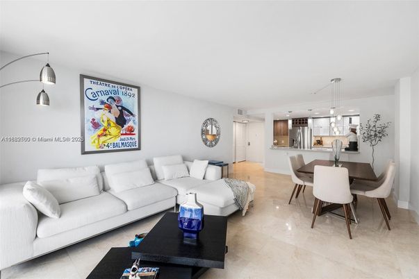 Dining room, Interior, Kitchen, Living room, Pendant Lights, Stainless Steel Appliances