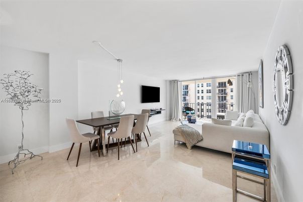Dining room, Interior, Living room, Pendant Lights