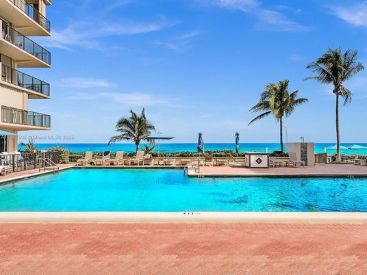 Exterior, Pool, Water