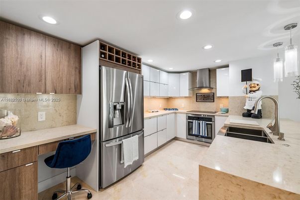 Interior, Kitchen, Pendant Lights, Recessed Lighting, Stainless Steel Appliances