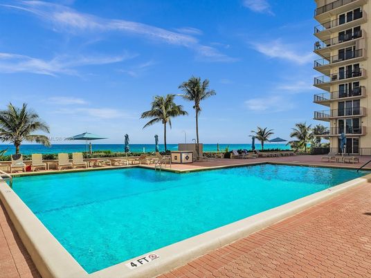 Exterior, Pool, Water