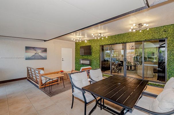Dining room, Interior