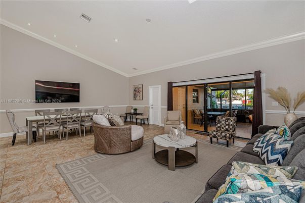 Dining room, Interior, Living room, Recessed Lighting