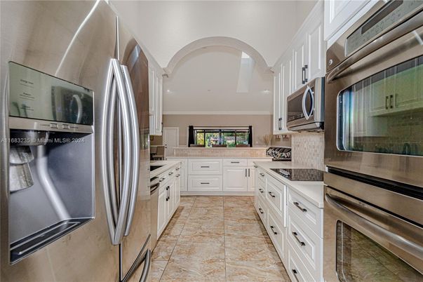 Interior, Kitchen, Stainless Steel Appliances