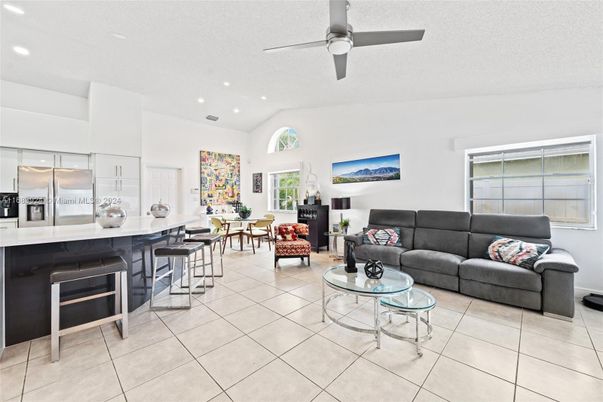 Interior, Kitchen, Living room, Recessed Lighting, Stainless Steel Appliances