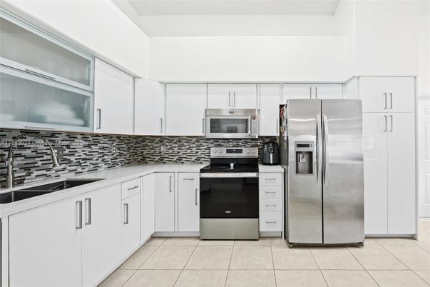 Interior, Kitchen, Stainless Steel Appliances
