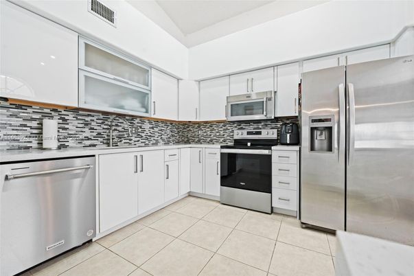 Interior, Kitchen, Stainless Steel Appliances