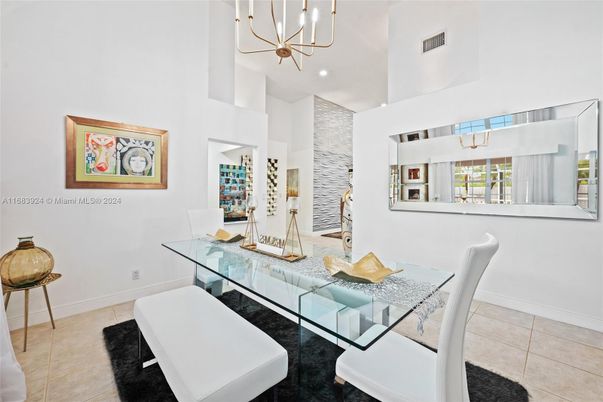 Dining room, Interior, Pendant Lights, Recessed Lighting