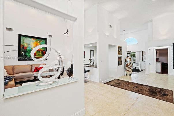 Interior, Living room, Pendant Lights, Recessed Lighting