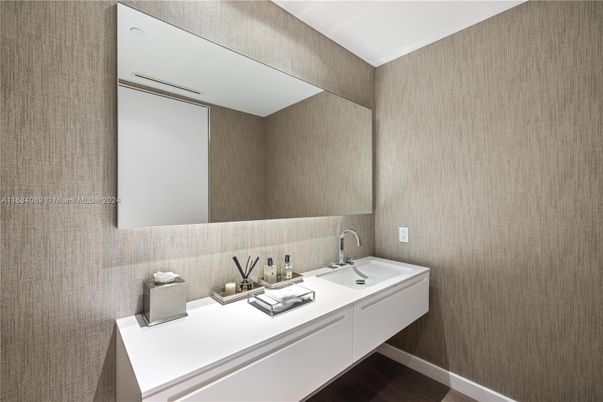 Bathroom, Dual Sink Vanities, Interior, Wood Texture Flooring