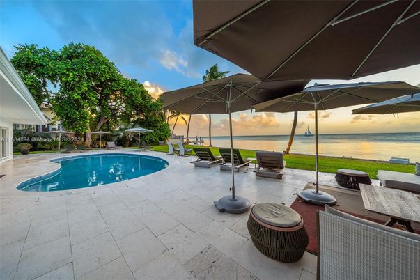 Exterior, Pool, Water