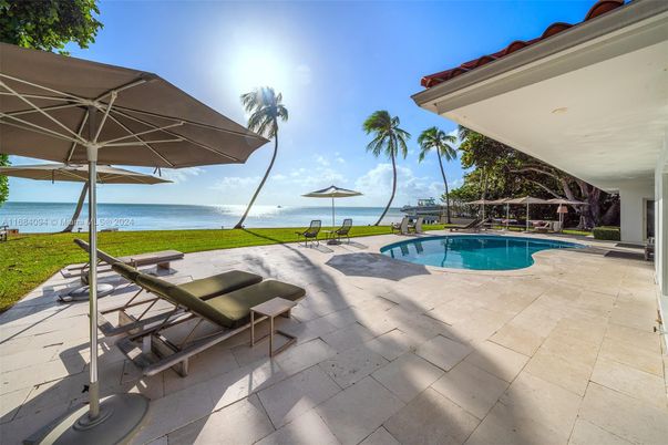 Exterior, Pool, Water