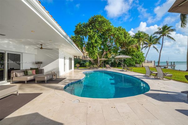 Exterior, Pool, Water