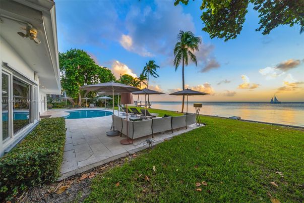 Exterior, Lake, Pool, Water