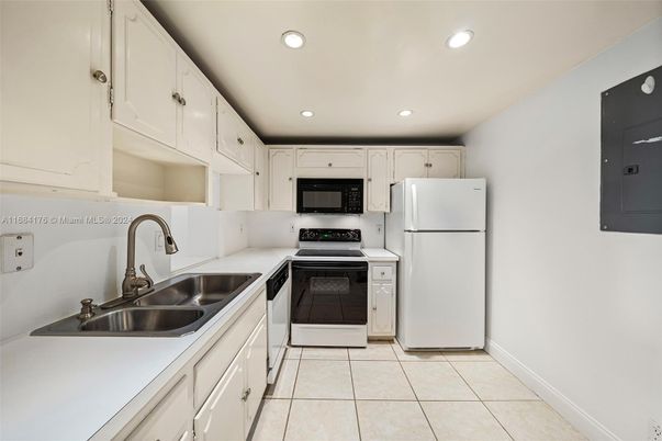Interior, Kitchen, Recessed Lighting