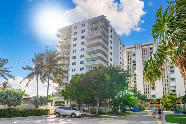 Exterior, Facade, Condo Building
