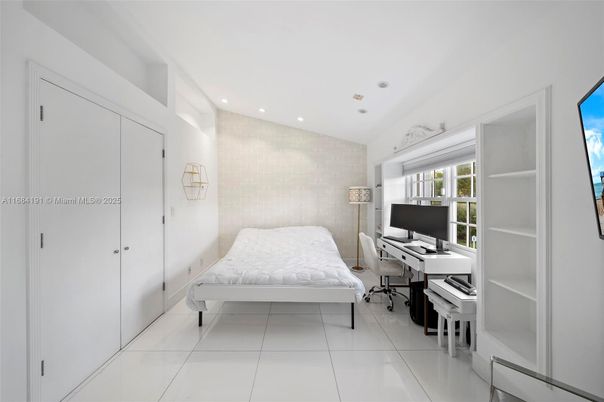 Bedroom, Home Office, Interior, Recessed Lighting