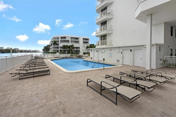 Exterior, Pool, Water