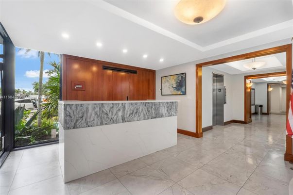 Elevator, Interior, Recessed Lighting