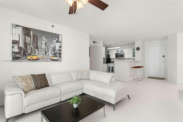 Interior, Kitchen, Living room, Stainless Steel Appliances