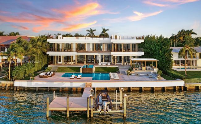 Exterior, Lake