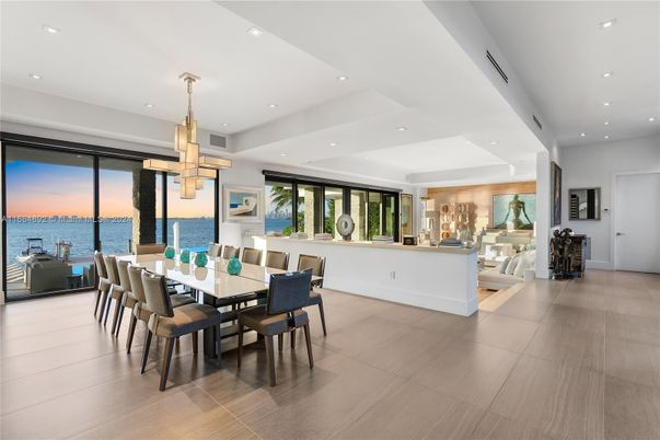 Dining room, Interior, Pendant Lights, Recessed Lighting, Water
