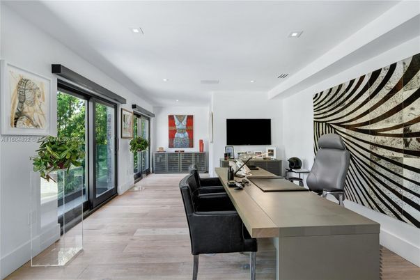 Home Office, Interior, Recessed Lighting, Wood Texture Flooring