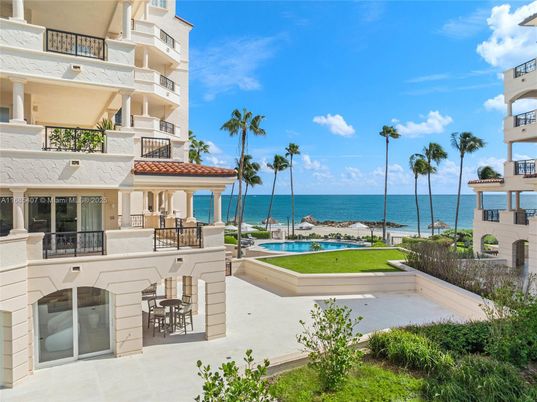 Exterior, Pool, Water