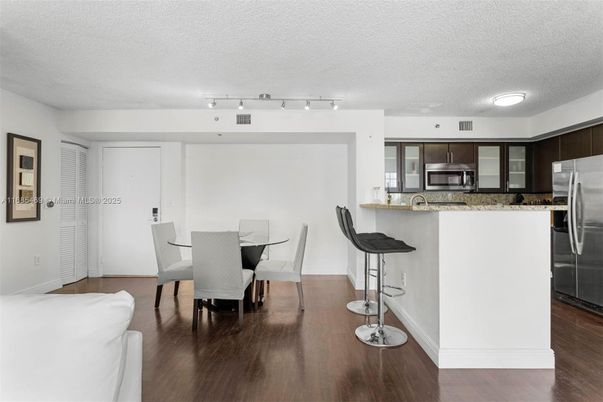 Dining room, Interior, Kitchen, Stainless Steel Appliances, Wood Texture Flooring