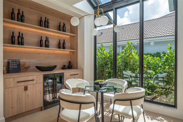 Dining room, Interior, Pendant Lights