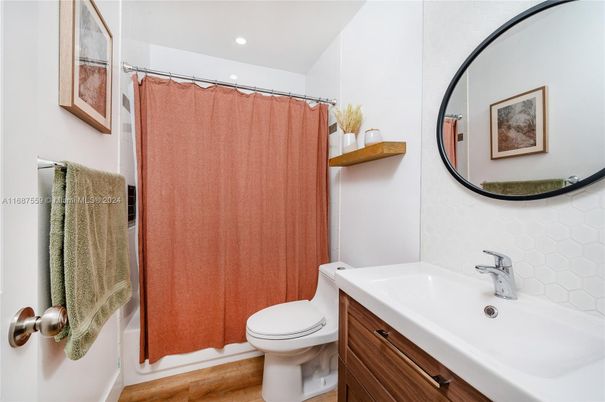 Bathroom, Interior, Recessed Lighting, Wood Texture Flooring