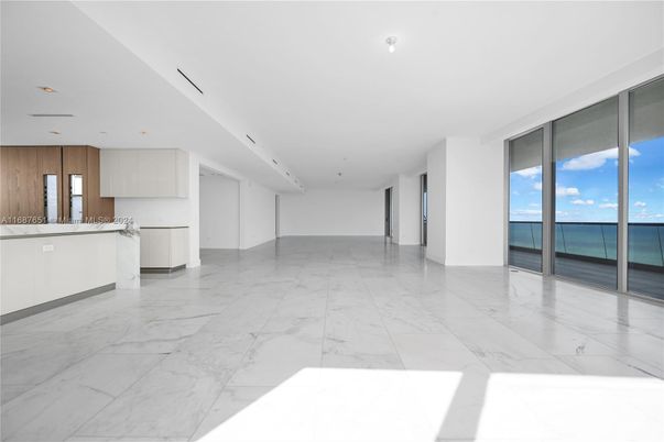 Interior, Kitchen, Marble, Recessed Lighting, Water