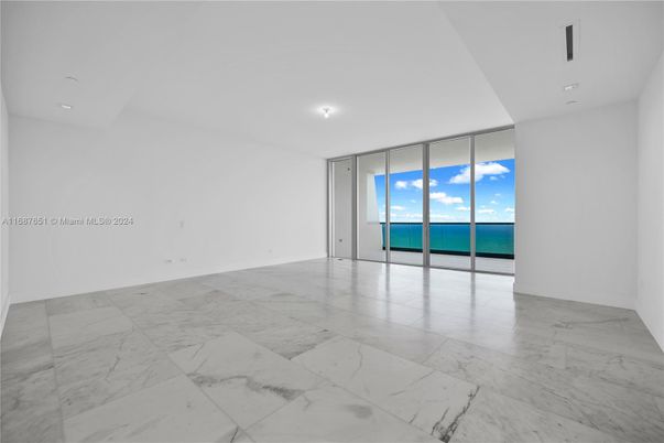 Empty room, Interior, Marble, Recessed Lighting, Water