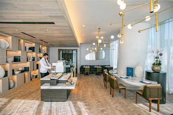 Dining room, Interior, Living room, Pendant Lights, Recessed Lighting