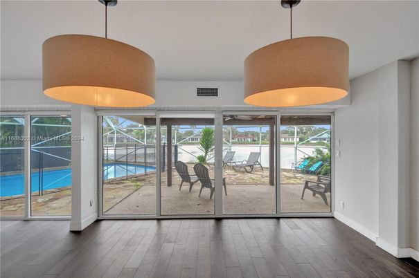 Interior, Pendant Lights, Wood Texture Flooring