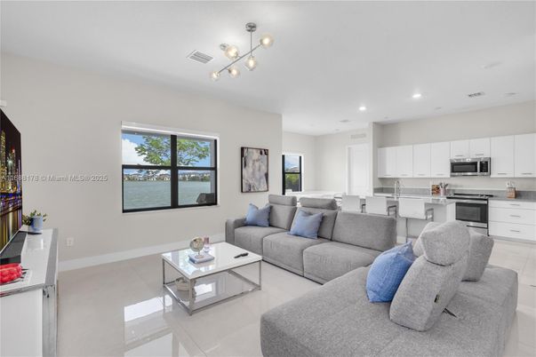 Interior, Kitchen, Living room, Recessed Lighting, Stainless Steel Appliances