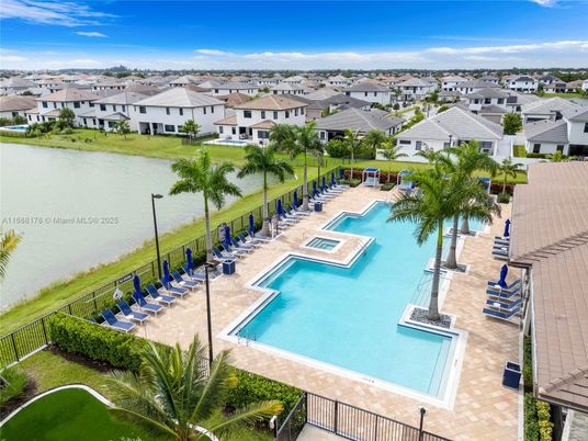 Exterior, Pool, Water