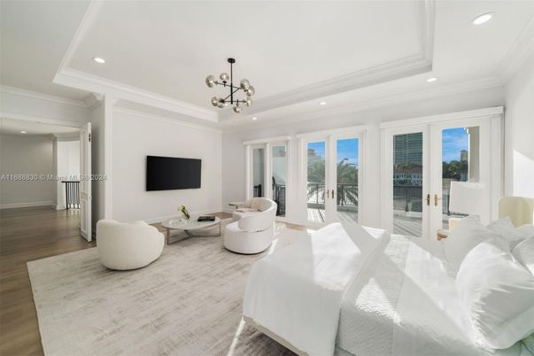 Bedroom, Interior, Living room, Pendant Lights, Recessed Lighting, Wood Texture Flooring