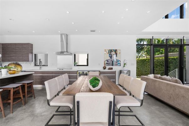 Dining room, Interior, Kitchen, Living room, Recessed Lighting, Stainless Steel Appliances