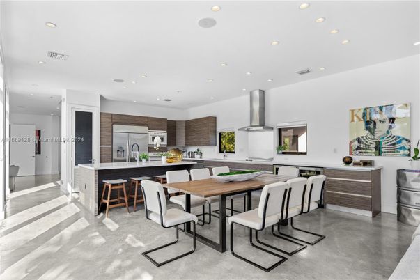 Dining room, Interior, Kitchen, Recessed Lighting, Stainless Steel Appliances