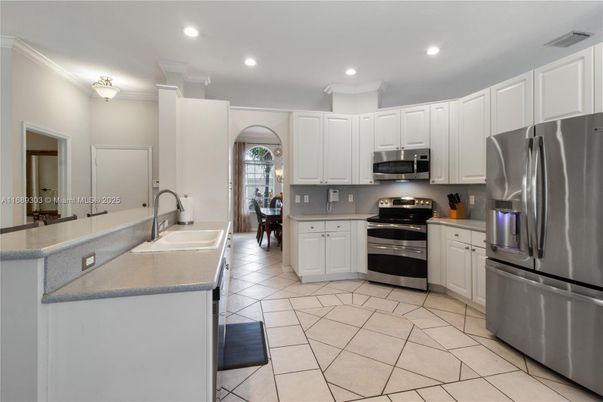 Dining room, Interior, Kitchen, Recessed Lighting, Stainless Steel Appliances