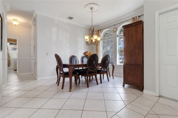 Chandelier, Dining room, Interior