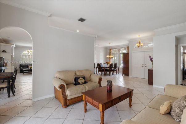 Chandelier, Dining room, Interior, Living room, Recessed Lighting