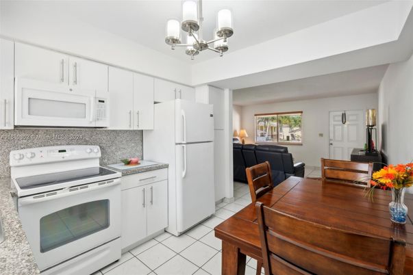 Chandelier, Dining room, Interior, Kitchen