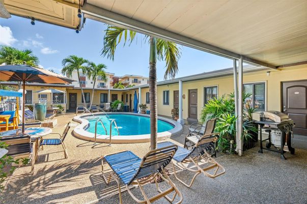 Exterior, Pool